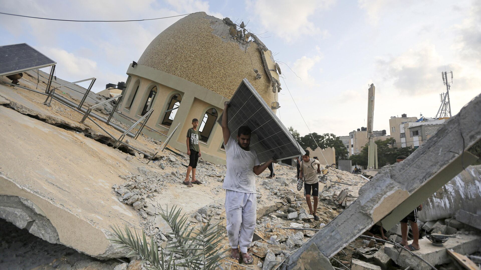 Мечеть, разрушенная в результате авиаудара ВВС Израиля по сектору Газа - РИА Новости, 1920, 12.10.2023