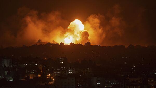 Дым над Газой после авиаудара ВВС Израиля. Архивное фото