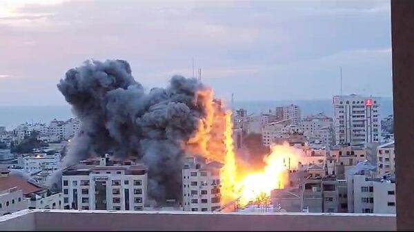 Обстрел зданий в палестинском городе Газа. Архивное фото