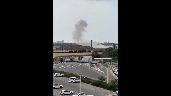 Ракета, упавшая возле главного аэропорта Израиля в Тель-Авиве