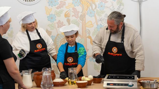 В ресторане часто проводят мастер-классы, следите за расписанием В ресторане часто проводят мастер-классы, следите за расписанием