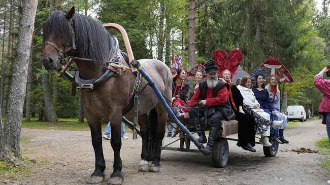 Ерофеич катает гостей Ерофеич катает гостей