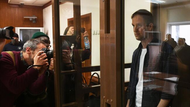 Корреспондент московского бюро Wall Street Journal Эван Гершкович в зале заседаний Московского городского суда. 10 октября 2023
