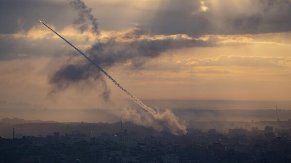 Запуск ракеты в сторону Израиля из сектора Газа. Архивное фото