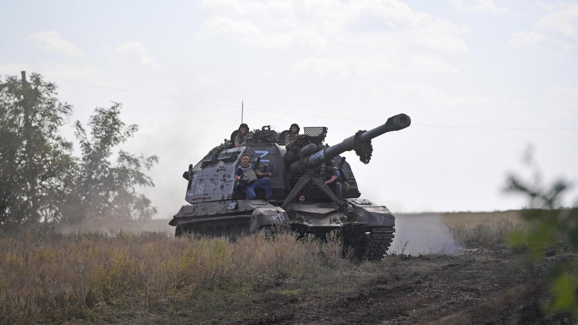 Боевая работа самоходной артиллерийской установки Мста-С в зоне проведения спецоперации - РИА Новости, 1920, 28.04.2024