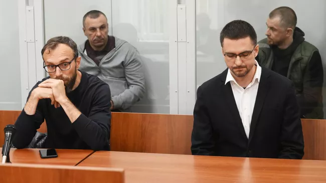 Сотрудник АО НРТБ Александр Золотых, бывший заместитель генерального директора по безопасности АО НРТБ Александр Лежнев, заместитель прокурора 231-й военной прокуратуры Московского гарнизона Александр Вашурин и бывший сотрудник ФСБ России Иван Шумигай , обвиняемые в попытке хищения у АО Национальное радиотехническое бюро. 10 октября 2023