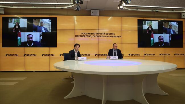 Круглый стол в агентстве Sputnik, на котором обсудили российско-арабские отношения