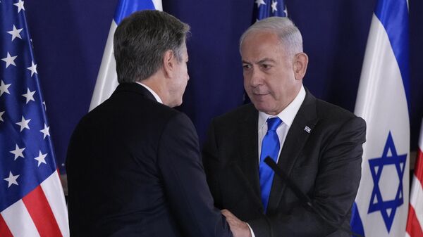 Премьер-министр Израиля Биньямин Нетаньяху во время встречи с госсекретарем США Энтони Блинкеном в Тель-Авиве. 12 октября 2023