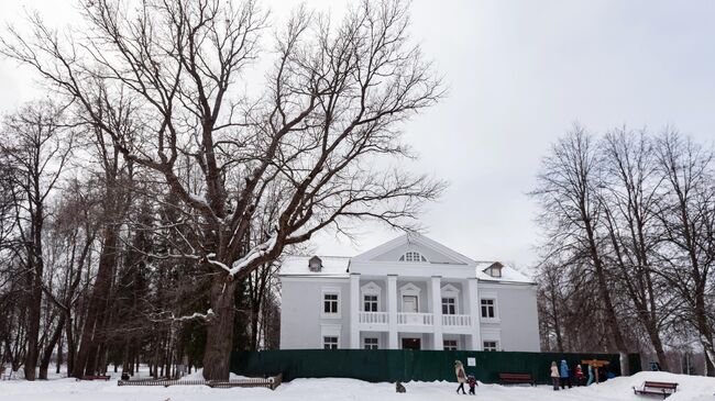 Один из корпусов на территории музея-заповедника Абрамцево в Сергиево-Посадском районе Московской области