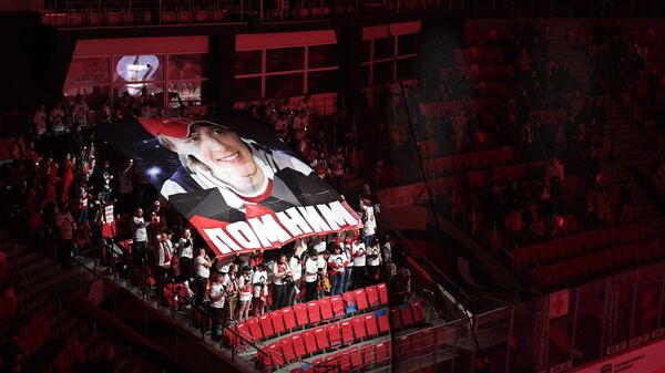 Баннер в память о хоккеисте Алексее Черепанове 