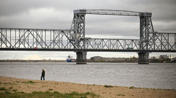 Северодвинский мост через реку Северная Двина в Архангельске
