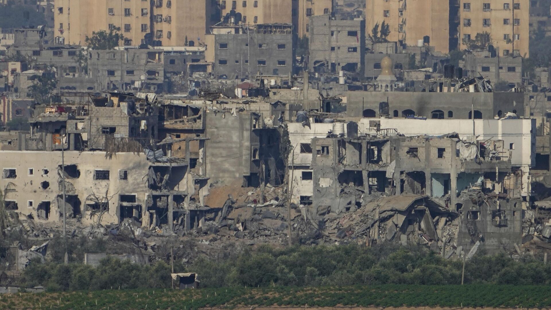 Разрушенные после израильских ударов дома на севере сектора Газа - РИА Новости, 1920, 22.11.2023