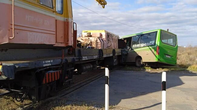 Место столкновения мотовоза с автобусом в Татарстане. 17 октября 2023