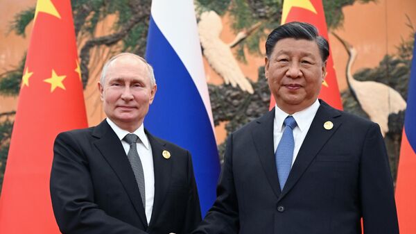 Си Цзиньпин заявил крепкой дружбе с Путиным