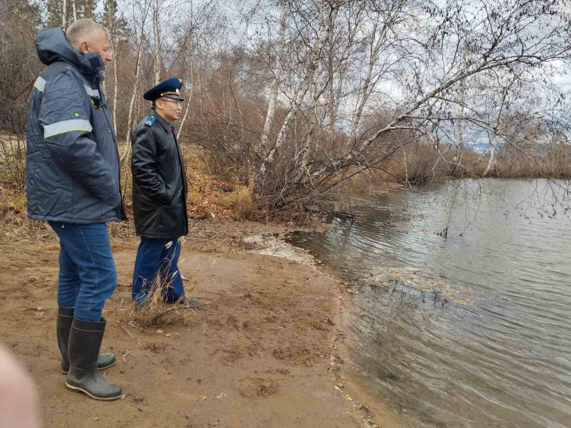 В Бурятии свинокомплекс допустил утечку навоза в реку - РИА Новости,  18.10.2023