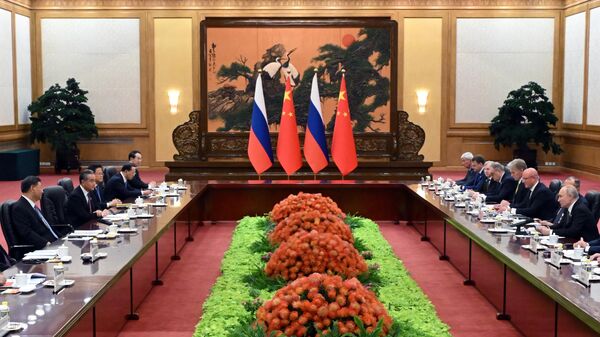 Президент РФ Владимир Путин и председатель КНР Си Цзиньпин во время российско-китайских переговоров в Пекине. 18 октября 2023