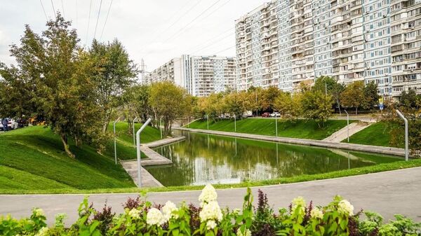 Специалисты полностью обновили 16 прудов-регуляторов на юго-востоке Москвы