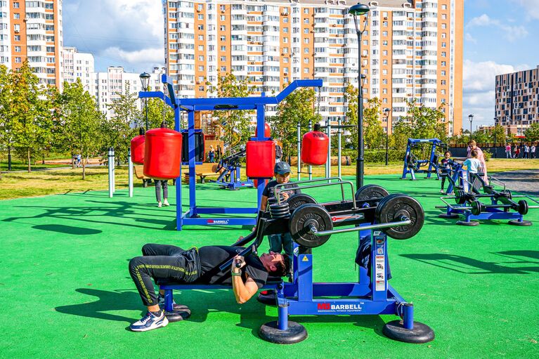 Парк Долгие пруды в Москве