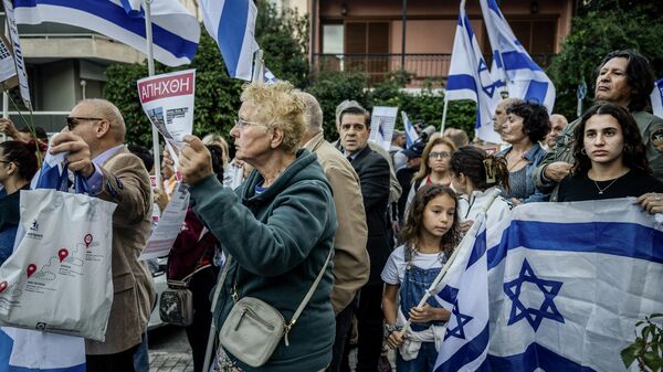 Митинг в поддержку Израиля у здания израильского посольства в Афинах. 18 октября 2023