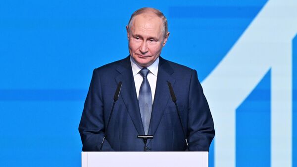 Владимир Путин выступает на спортивном форуме Россия – спортивная держава в Перми