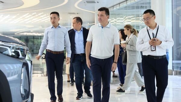 Губернатор Подмосковья Андрей Воробьев ознакомился в Китае с производством автогиганта Changan Automobile Group
