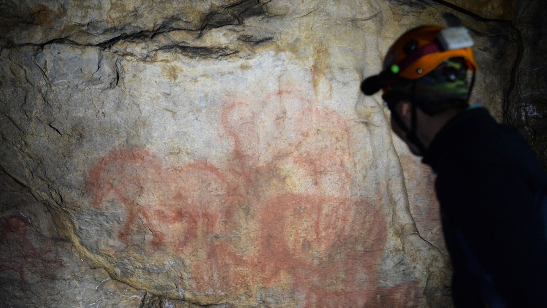 Палеолитическая живопись в Каповой пещере в Государственном природном биосферном заповеднике Шульган-Таш в Башкирии - РИА Новости, 1920, 19.10.2023