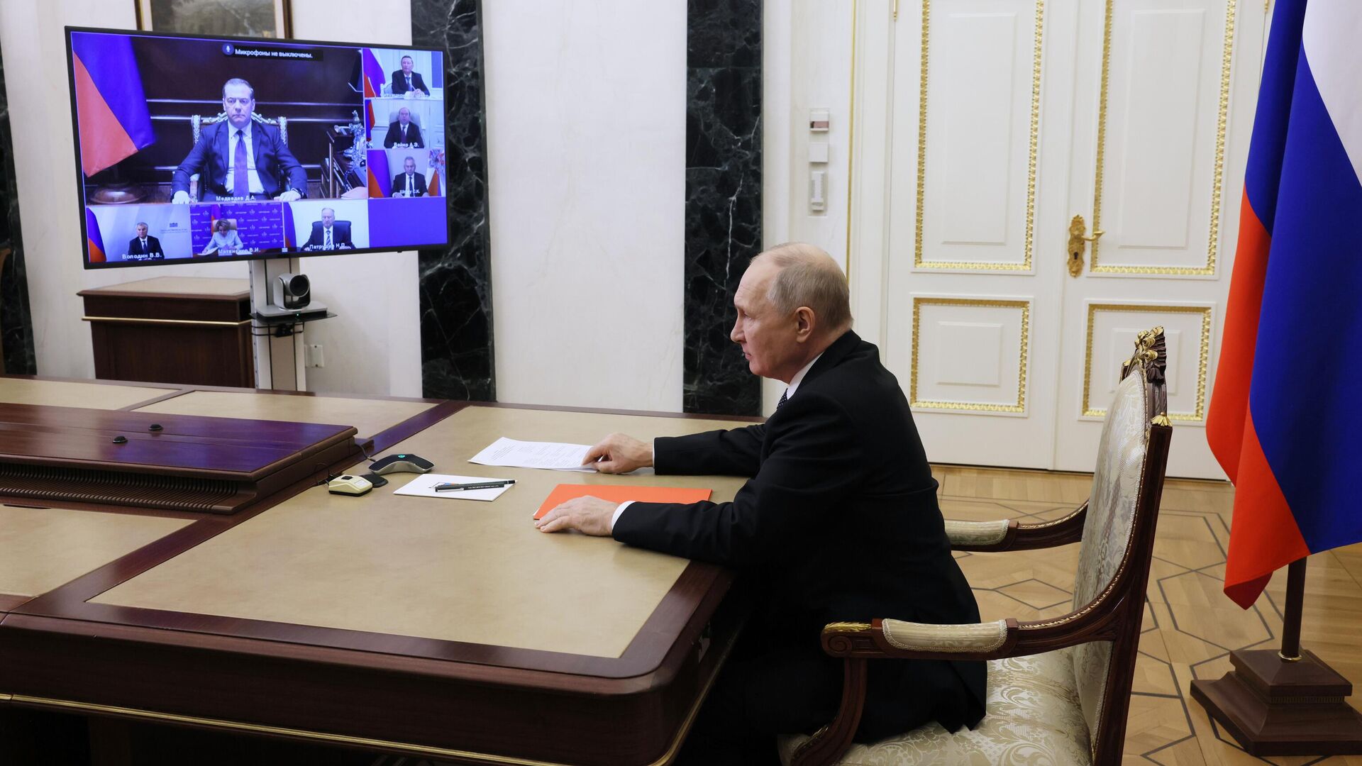 Президент РФ Владимир Путин проводит в режиме видеоконференции совещание с постоянными членами Совета безопасности РФ - РИА Новости, 1920, 07.11.2023
