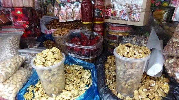 Грецкие орехи на Центральном рынке Кисловодска