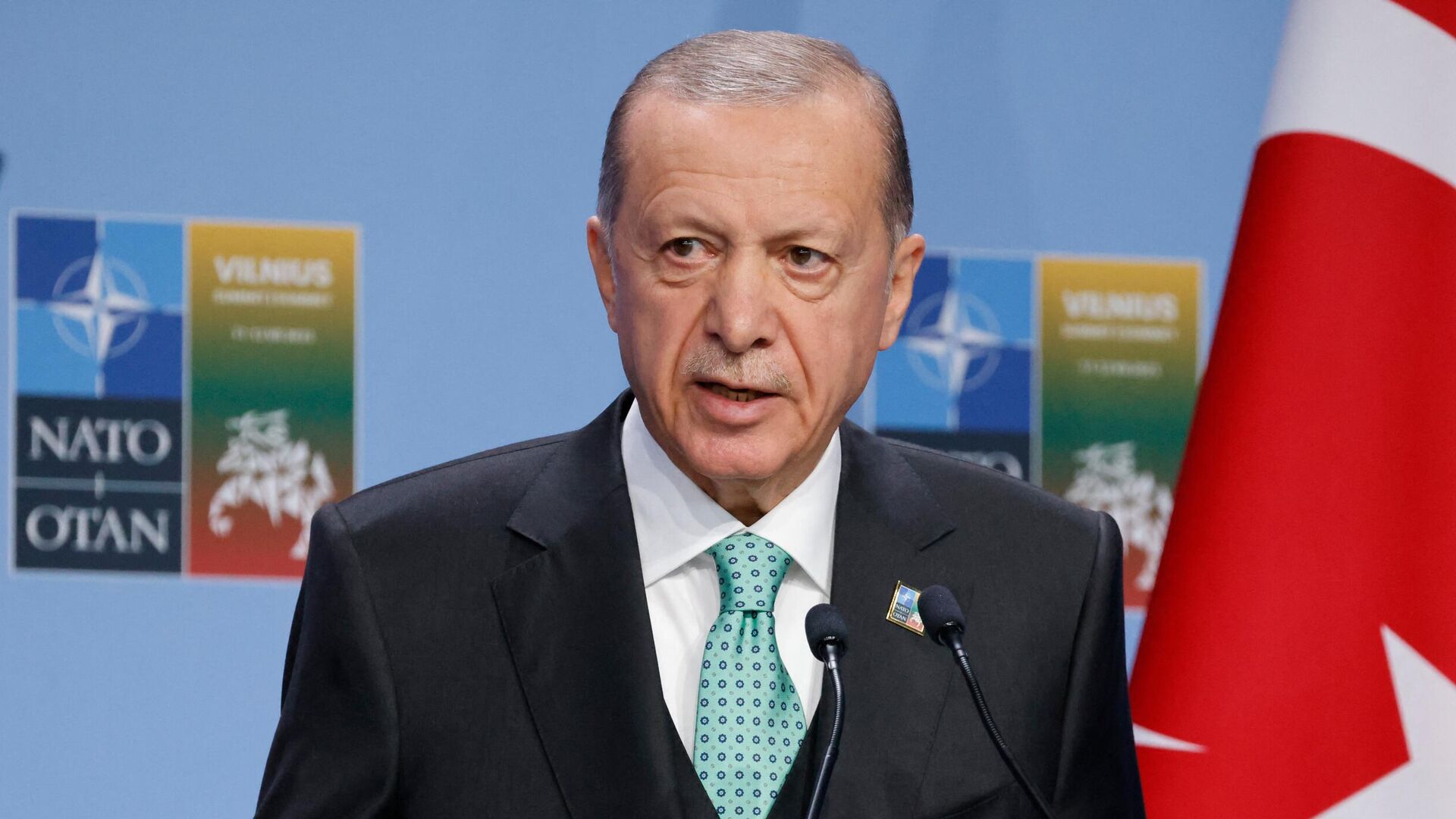 Президент Турции Реджеп Тайип Эрдоган во время пресс-конференции на саммите НАТО в Вильнюсе1