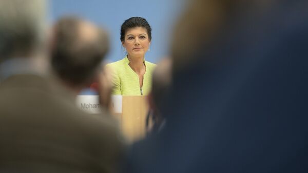 Сара Вагенкнехт на пресс-конференции с заявлением о создании собственной партии в Берлине