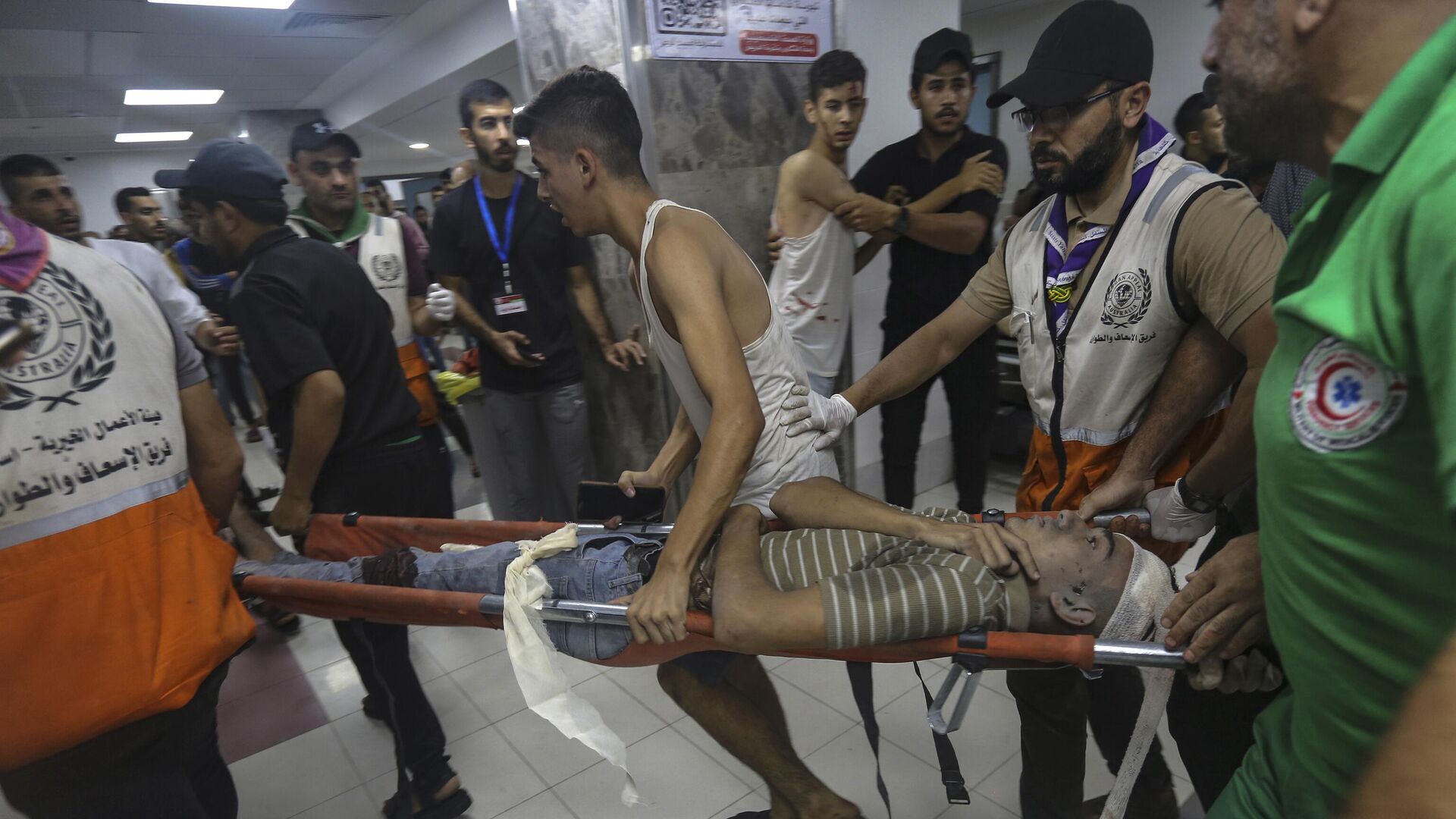 Раненый житель сектора Газа в больнице Аль-Шифа - РИА Новости, 1920, 16.11.2023
