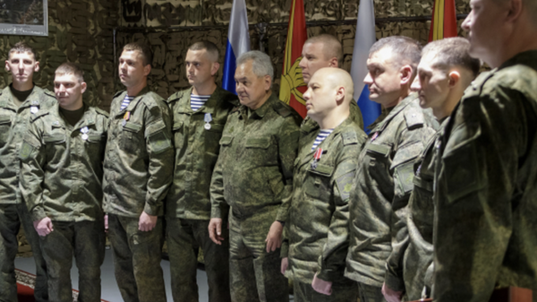 Министр обороны РФ после вручения медалей Золотая Звезда героям специальной военной операции. 25 октября 2023