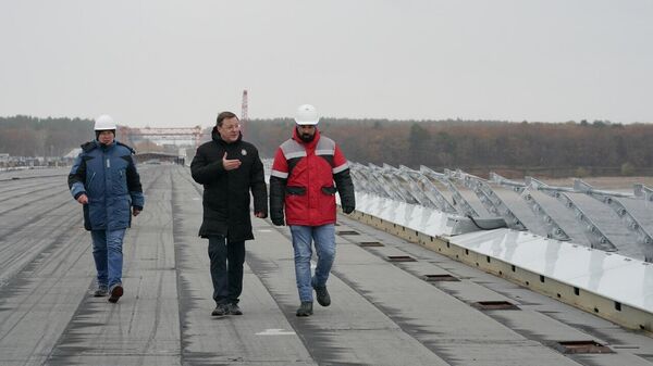 Губернатор Самарской области Дмитрий Азаров проверил, как идет строительство моста через Волгу в районе села Климовка