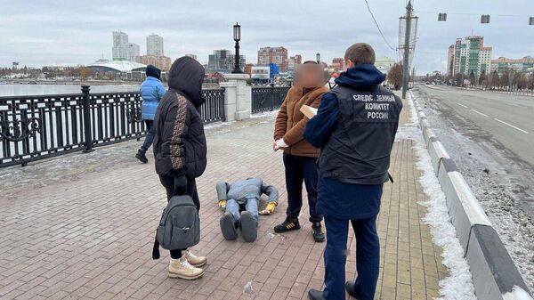 Работа следователя СК РФ по делу местного жителя, нанесшего смертельный удар мужчине в Челябинске