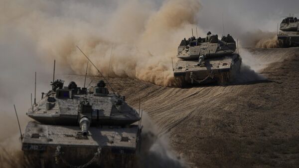 Израильские танки в районе сектора Газа. Архивное фото