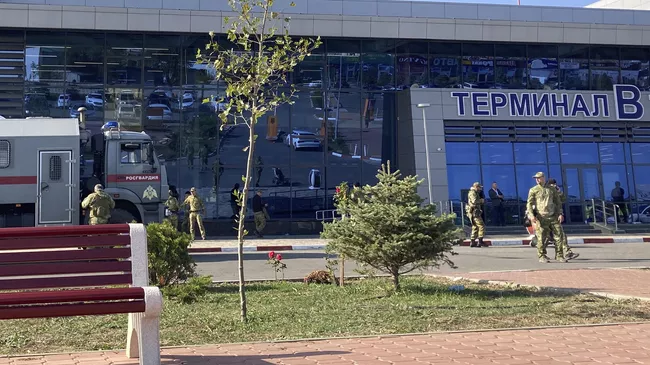 Обстановка в аэропорту Махачкалы. 30 октября 2023