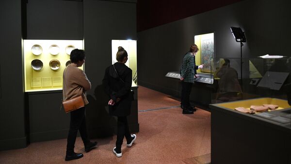 Посетители на выставке Царство Урарту. Наследие древней Армении. Урашту - Харминуя - Армина в Москве