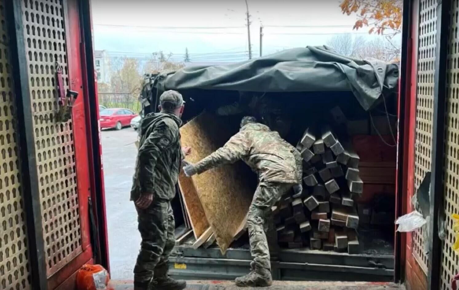 Жители Новгородской области передали в зону СВО квадроцикл, мотоцикл и УАЗы - РИА Новости, 1920, 31.10.2023