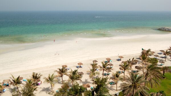 Пляж в городе Аджман, ОАЭ