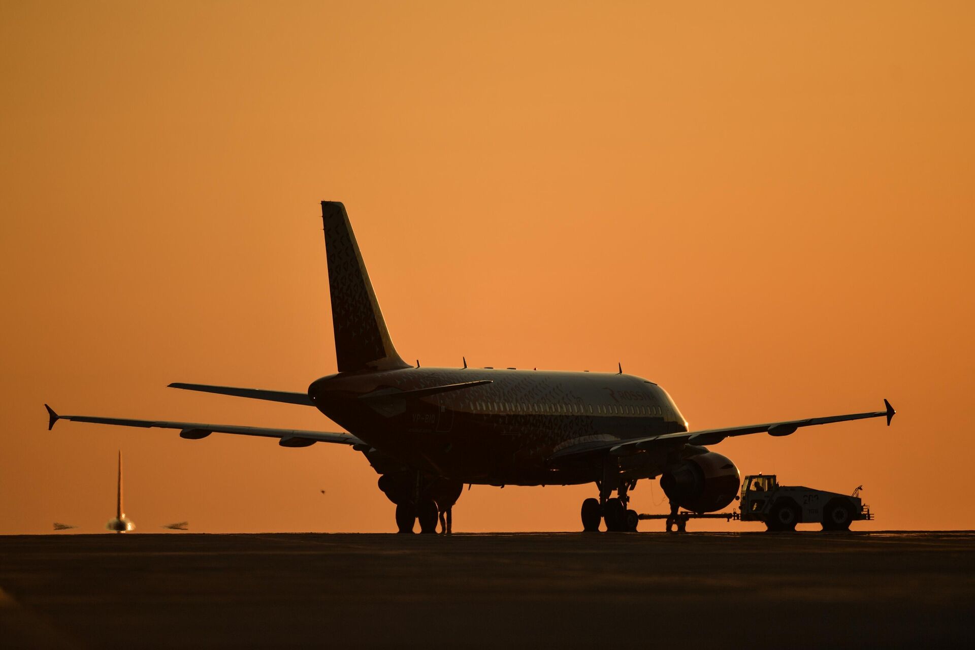 Пассажирский авиалайнер Boeing 777-31H(ER) авиакомпании Россия - РИА Новости, 1920, 02.05.2024