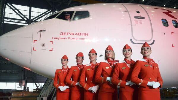 Бортпроводницы авиакомпании Аэрофлот на презентации самолёта Boeing 737-900 авиакомпании Россия