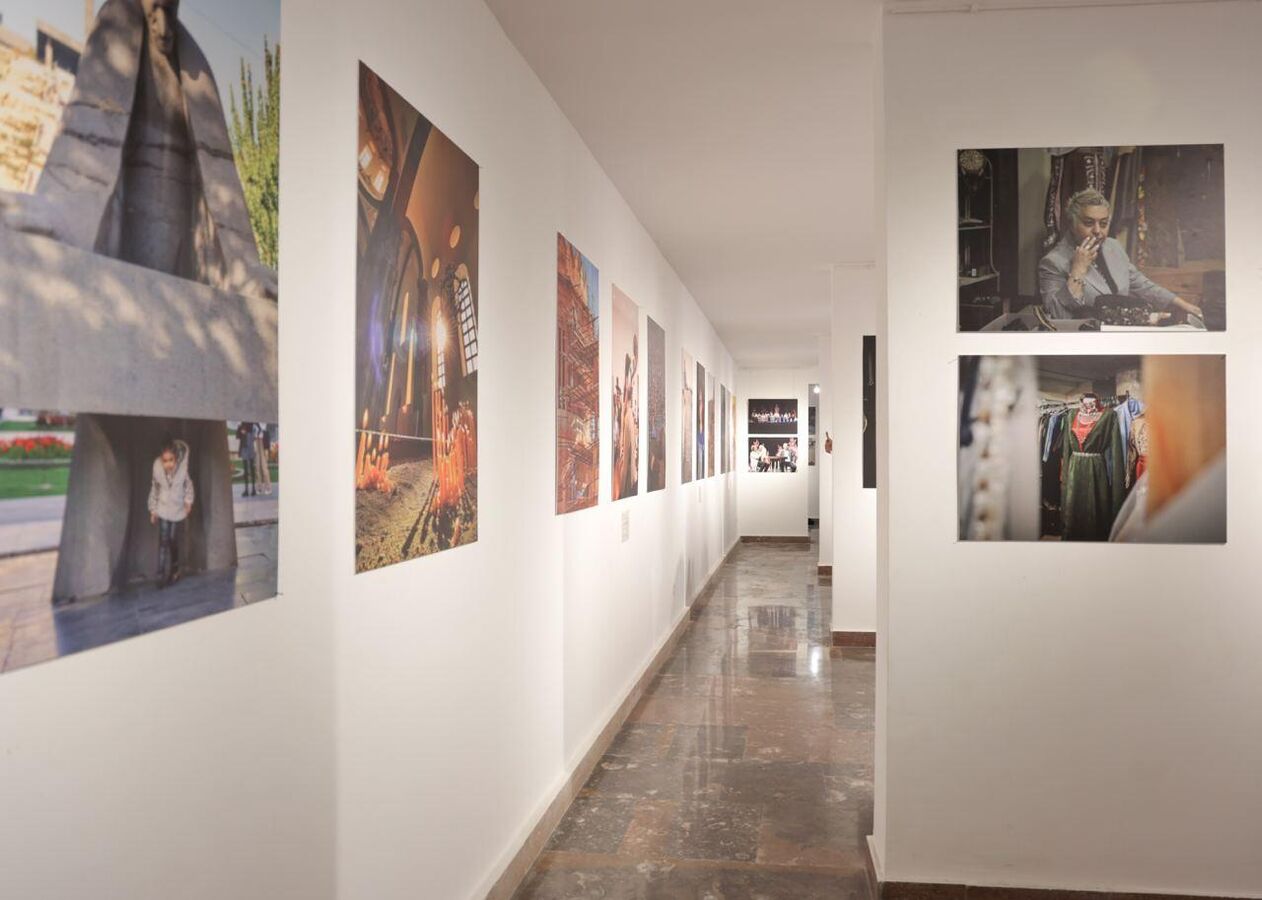 В Ереване открылась выставка российских фотографов