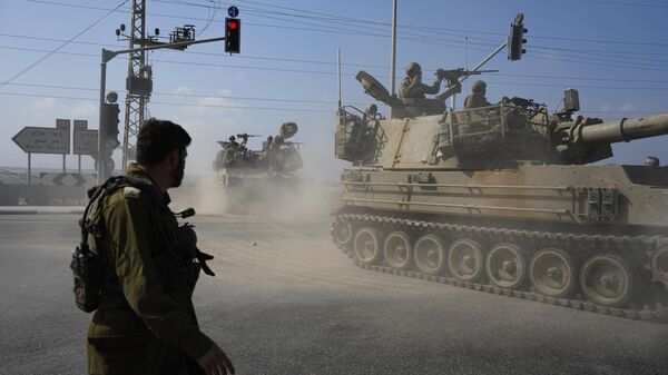 Военная техника израильской армии на границе с сектором Газа