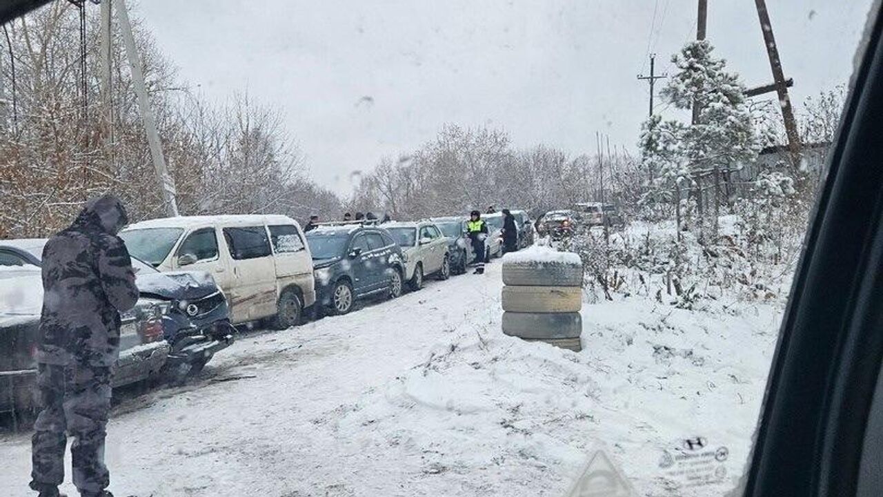 В Новосибирске произошло массовое ДТП - РИА Новости, 02.11.2023