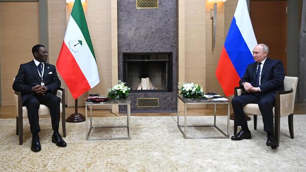 Президент РФ Владимир Путин и президент Экваториальной Гвинеи Теодоро Обианг Нгема Мбасого во время встречи