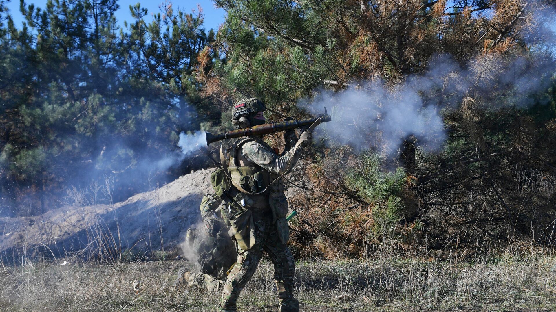 Разведчик Новороссийского десантно-штурмового горного соединения на Запорожском направлении специальной военной операции - РИА Новости, 1920, 03.11.2023