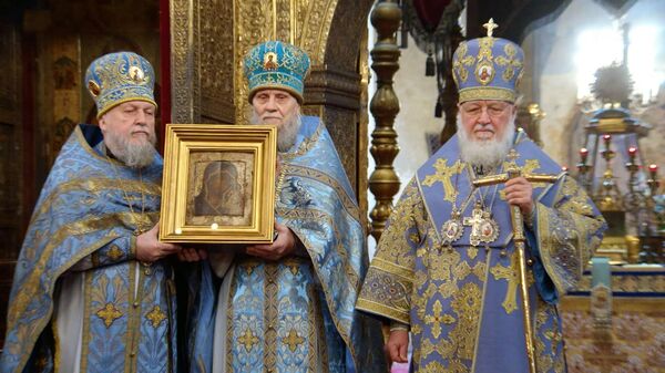 Тот самый чудотворный образ. Патриарх показал оригинал иконы Казанской Божией Матери