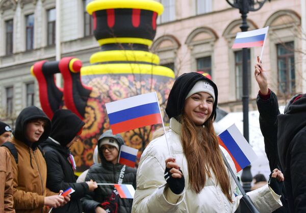 Участники празднования Дня народного единства в Санкт-Петербурге