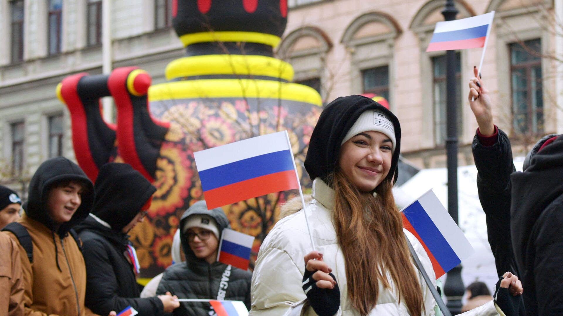 Участники празднования Дня народного единства в Санкт-Петербурге - РИА Новости, 1920, 31.10.2025