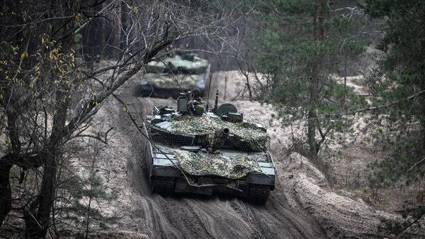 Боевая работа экипажей танков Т-80